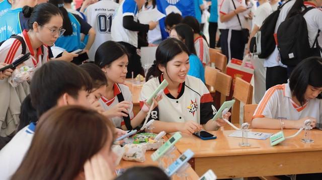 Máy tính khoa học FLEXIO đạt chuẩn mang vào phòng thi - Ảnh 2.