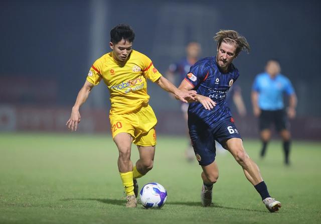 Những đội phán quyết cuộc đua trụ hạng V-League: Bất ngờ có... HAGL- Ảnh 3.