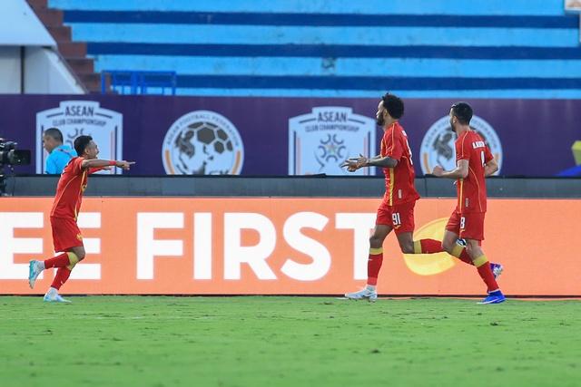 Sai lầm ngớ ngẩn của ngoại binh Hà Lan làm hại Nam Định, lại thua Selangor: Không thể vào chung kết- Ảnh 1.