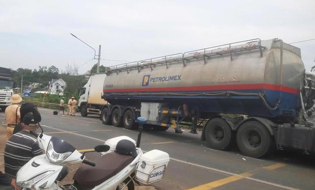 Đồng Nai: Tai nạn liên hoàn giữa 3 xe tải, quốc lộ 14 ùn tắc nhiều km - Ảnh 4.