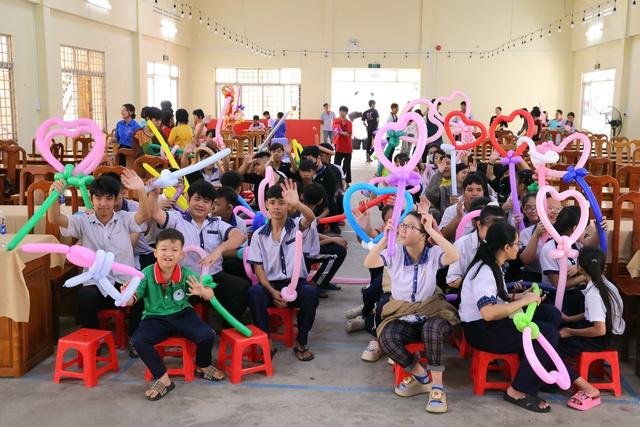 Tết Thiếu nhi 1.6 sớm tại Trường giáo dục chuyên biệt Cần Thơ - Ảnh 3.