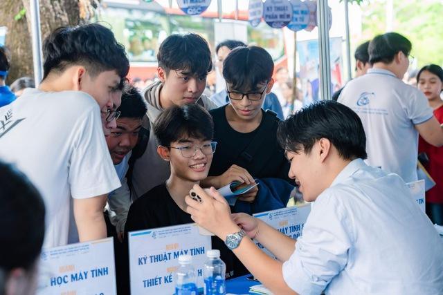 Chàng trai An Giang nhận học bổng toàn phần tiến sĩ đại học top 8 thế giới  - Ảnh 3.