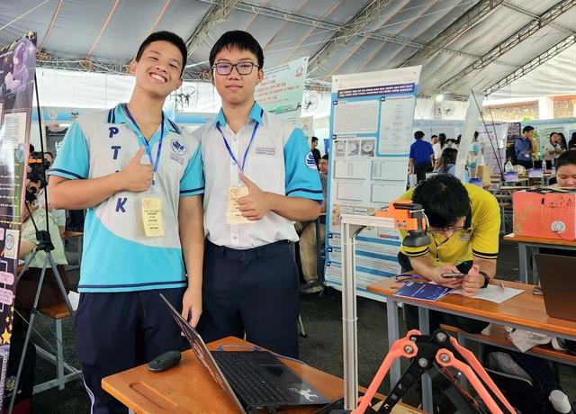 Nam sinh chuyên toán Phổ thông Năng khiếu nêu bí kíp 'vượt vũ môn' thi lớp 10 - Ảnh 3.