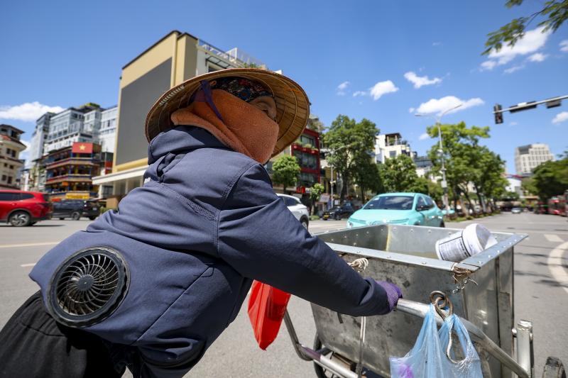 Hà Nội trong ngày nắng nóng đỉnh điểm- Ảnh 8.