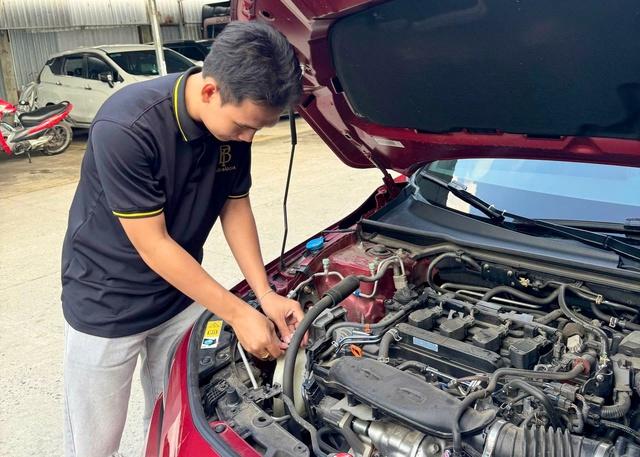 Thuê ô tô tự lái ở TP.HCM: 'Canh bạc' của chủ xe- Ảnh 1.