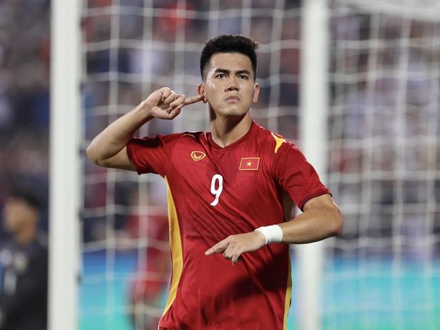 Lê Giang Patrick và Tiến Linh nên lưu ý, V-League sắp hạ màn: Thầy Kim không đợi đâu!- Ảnh 2.