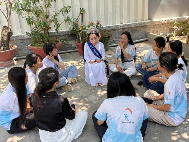 Mối nguy khi học sinh sử dụng mạng xã hội vào khung giờ khuya - Ảnh 2.