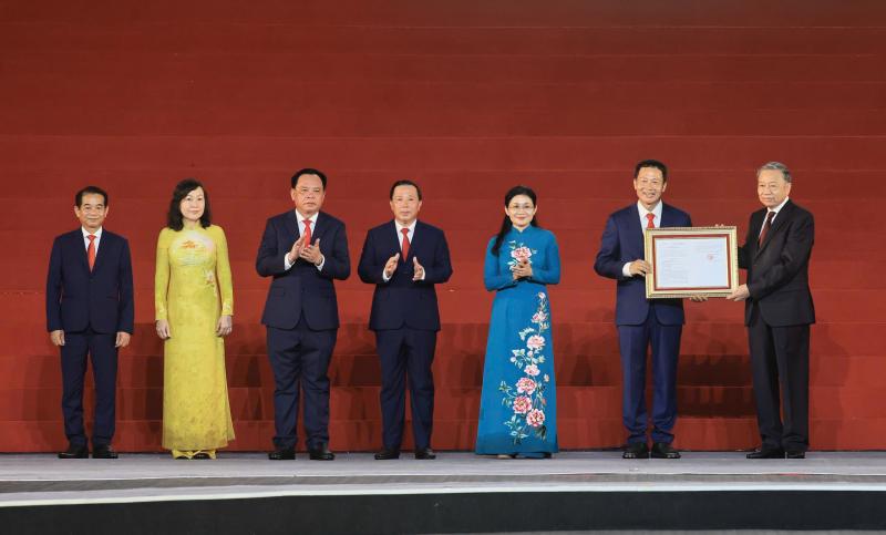 Đón nhận Nghị quyết thành lập thành phố Đồng Nai- Ảnh 2.