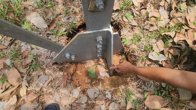 Đồng Nai: Trụ điện 110kV không có đai ốc ngã đổ gây bất an- Ảnh 10.
