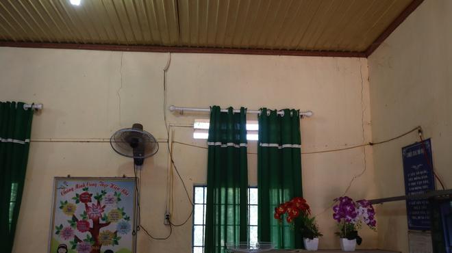 Nhà trường 'kêu cứu' vì lớp học xuống cấp trong vùng quy hoạch bô xít - Ảnh 1.