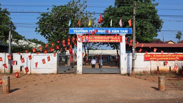 Nhà trường 'kêu cứu' vì lớp học xuống cấp trong vùng quy hoạch bô xít - Ảnh 15.