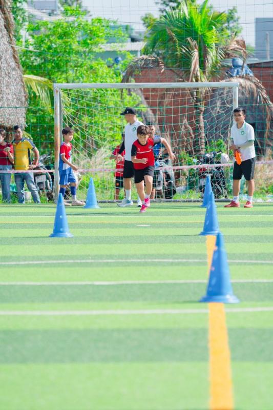 Tuyển sinh cho Học viện Bóng đá Trường Tươi Đồng Nai: Bật khóc khi trúng tuyển- Ảnh 2.