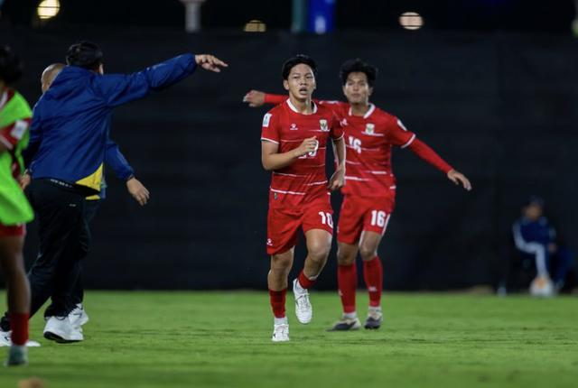 U.17 Thái Lan thảm bại vì thẻ đỏ, HLV Indonesia tiết lộ lý do nóng quật ngã U.17 Trung Quốc- Ảnh 2.
