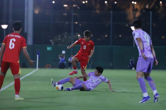 U.17 Việt Nam sẽ thắng U.17 UAE nếu giữ được cái đầu 'lạnh'- Ảnh 2.