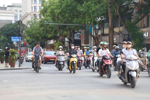 Lập vành đai xanh hạn chế xe xăng tại Hà Nội: Không thể mãi trì hoãn - Ảnh 1.