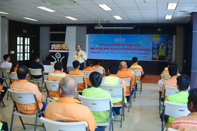 VWS tăng cường kiến thức phòng bệnh mùa nắng nóng cho người lao động- Ảnh 1.