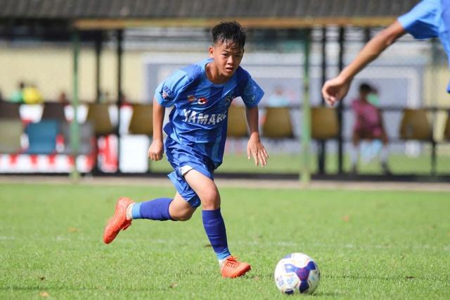 'Khả còi' theo nghề đá bóng, giấc mơ ngôi sao từ làng biển Tam Xuân- Ảnh 5.
