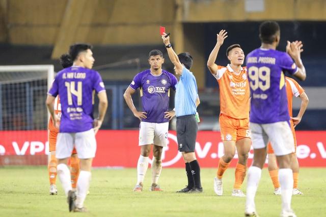 Hà Nội không ‘cứu’ Đà Nẵng, thắng kịch tính trong trận đấu 105 phút và 2 thẻ đỏ- Ảnh 4.