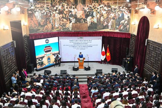 Trường Việt nơi Thủ tướng Nhật Bản phát biểu chính sách có gì đặc biệt? - Ảnh 1.
