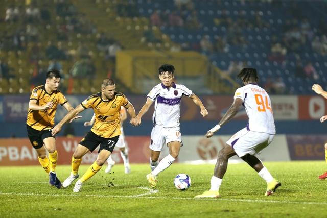 Bảng xếp hạng V-League mới nhất: Thanh Hóa hết ‘khóc’ to, Đà Nẵng lại bị chìm rất sâu- Ảnh 3.