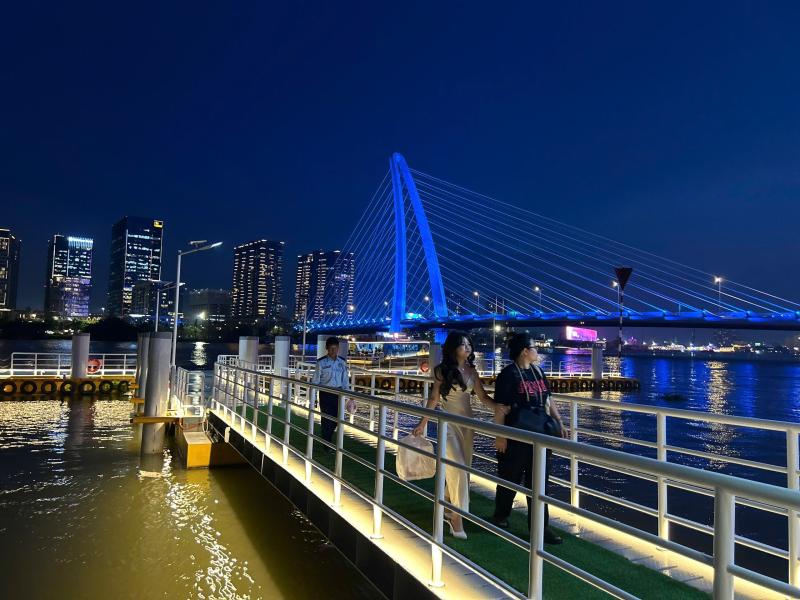 Bến tàu Ba Son có gì mà giới trẻ TP.HCM rủ nhau check-in view 'triệu đô'? - Ảnh 5.