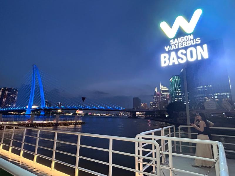 Bến tàu Ba Son có gì mà giới trẻ TP.HCM rủ nhau check-in view 'triệu đô'? - Ảnh 3.