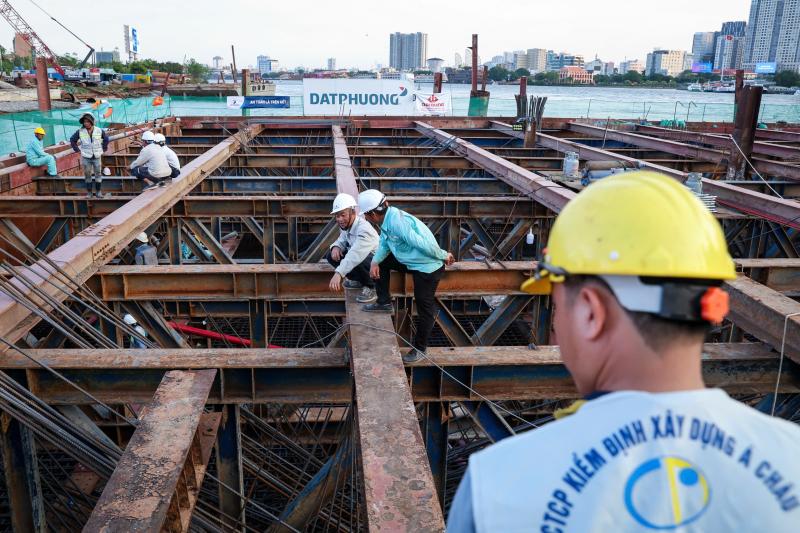 Cam kết đến 2.9, TP.HCM sẽ có cầu đi bộ vượt sông Sài Gòn đẹp lung linh- Ảnh 6.