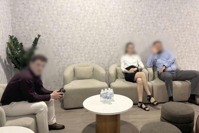 Phát hiện 20 người nước ngoài vi phạm xuất nhập cảnh tại cửa hàng ở Nha Trang- Ảnh 1.