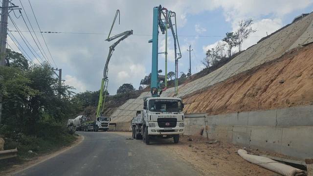 Chậm khắc phục sạt lở ta luy âm cầu Treo đèo D’ran- Ảnh 3.
