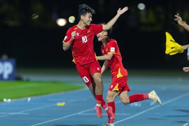 U.17 Việt Nam dự World Cup, đừng quên dấu ấn của những người đặc biệt này!- Ảnh 2.