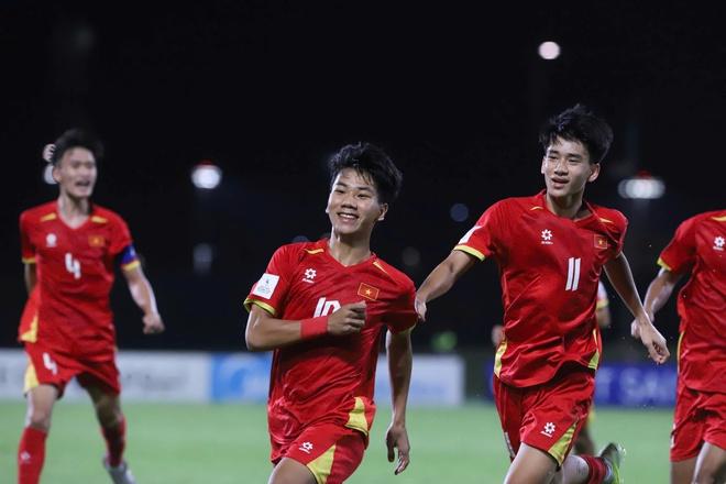 U.17 Việt Nam dự World Cup, đừng quên dấu ấn của những người đặc biệt này!- Ảnh 3.