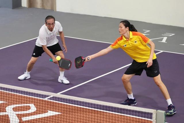 Cựu sao bóng chuyền Ngọc Hoa, Kim Huệ bùng cháy tại giải pickleball Bình Điền Open 2026- Ảnh 1.