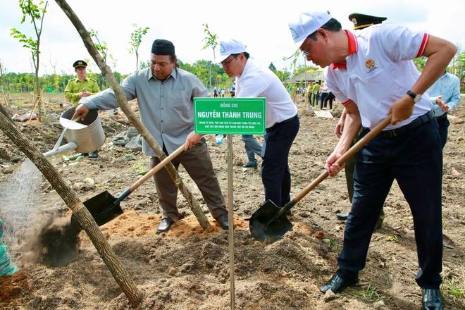 TP.HCM tổ chức trồng cây mừng sinh nhật Bác - Ảnh 5.