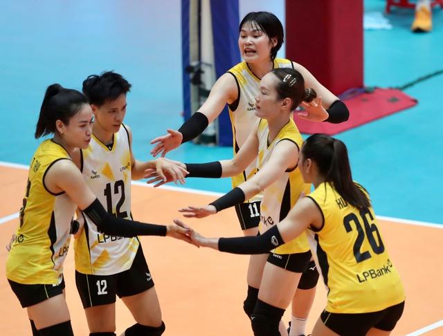 Các tay đập 'khủng long" đưa CLB Giang Tô vào chung kết Cúp bóng chuyền VTV9-Bình Điền- Ảnh 3.