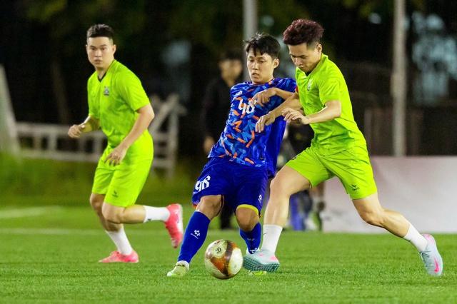 Đánh bại Cris Phan và Ngô Kiến Huy, streamer Độ Mixi vô địch giải bóng đá đặc biệt- Ảnh 1.