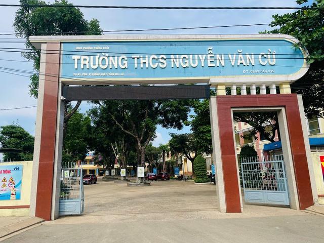 Học sinh dùng rìu đánh bạn học ngay trong giờ học - Ảnh 1.