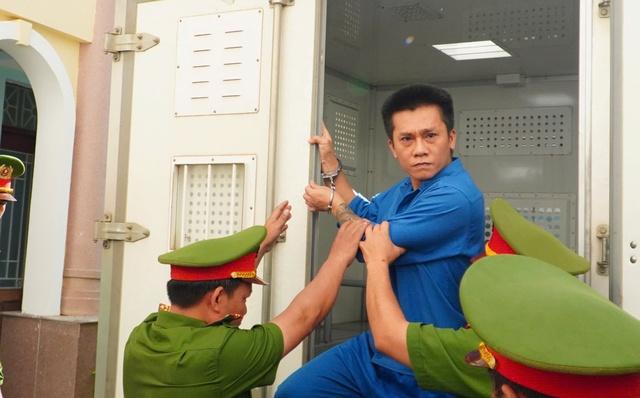 Làm rõ nguồn súng ống, ý định mua ma túy để 'rửa tiền'- Ảnh 2.