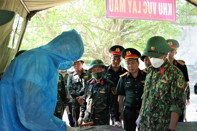 Lấy mẫu, số hóa thông tin hài cốt liệt sĩ tại Nghĩa trang liệt sĩ Trường Sơn - Ảnh 2.