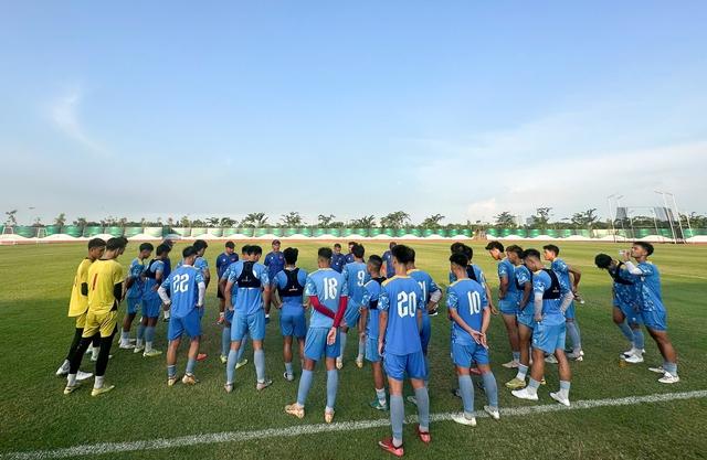 U.19 Việt Nam tập buổi đầu tại Indonesia: Điều kiện khá khắc nghiệt nhưng…- Ảnh 1.