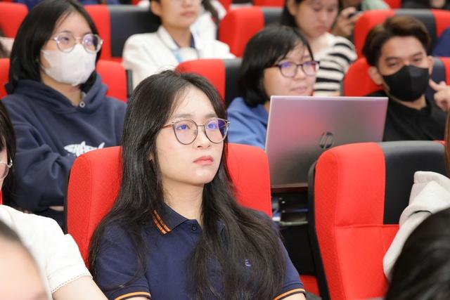 Yêu cầu 'sống còn' để có việc làm với nhân lực khoa học xã hội hiện nay- Ảnh 2.