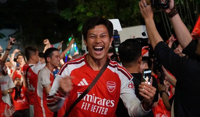 Diễn viên 'Mưa đỏ' thẫn thờ vì Arsenal bại trận!- Ảnh 1.