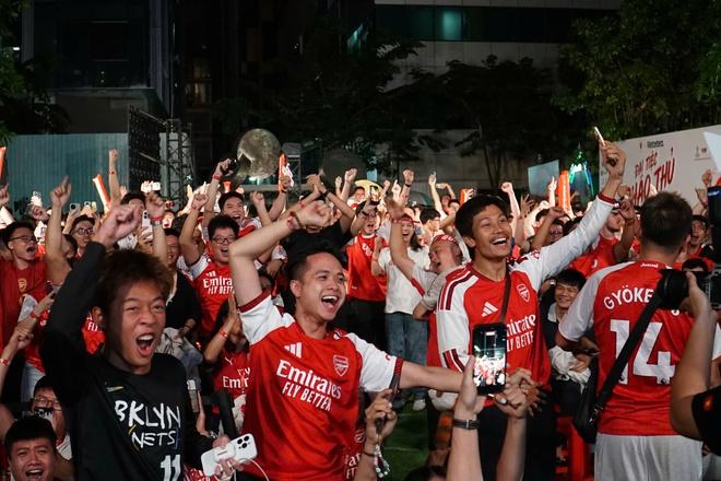 Diễn viên 'Mưa đỏ' thẫn thờ vì Arsenal bại trận!- Ảnh 2.