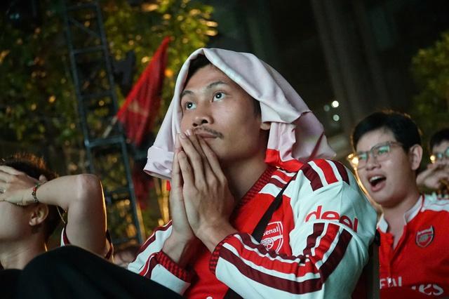 Diễn viên 'Mưa đỏ' thẫn thờ vì Arsenal bại trận!- Ảnh 3.