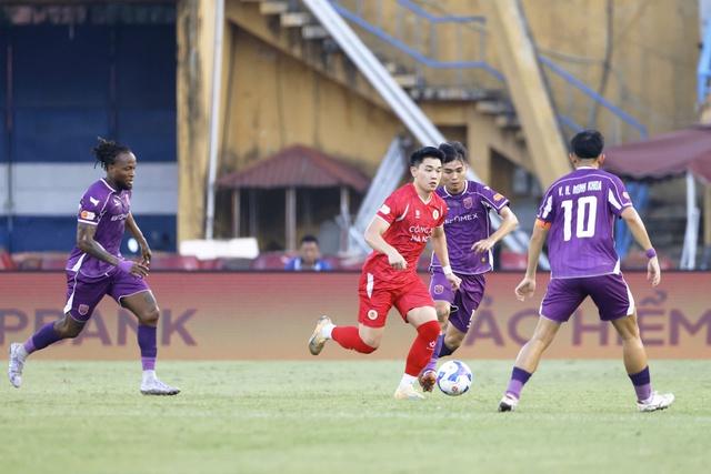Đình Bắc rực sáng giúp CLB CAHN thắng đẹp ngày đăng quang, đẩy Becamex TP.HCM vào cảnh bi đát- Ảnh 7.