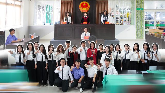 Sinh viên Trường ĐH Đông Á làm chủ công nghệ, quản trị thực chiến, pháp lý DN- Ảnh 2.