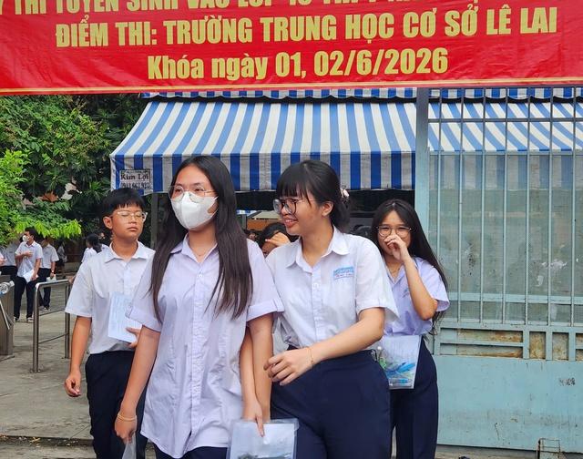 Khen đề văn lớp 10, thí sinh TP.HCM nói 'Sở GD-ĐT tặng quà 1.6 quá đã' - Ảnh 4.