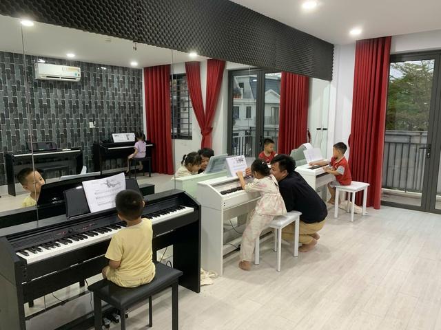Những địa chỉ dành cho phụ huynh muốn đưa con học nhạc cụ dịp hè ở TP.HCM - Ảnh 3.