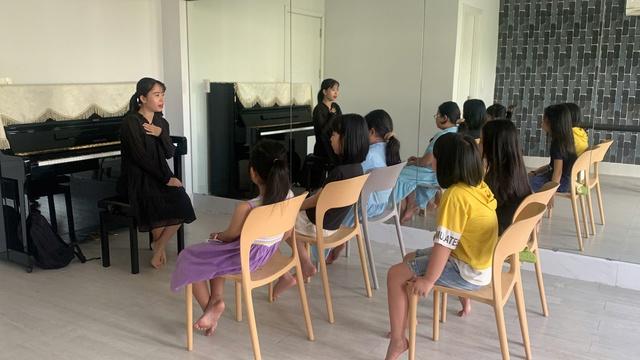 Những địa chỉ dành cho phụ huynh muốn đưa con học nhạc cụ dịp hè ở TP.HCM - Ảnh 1.