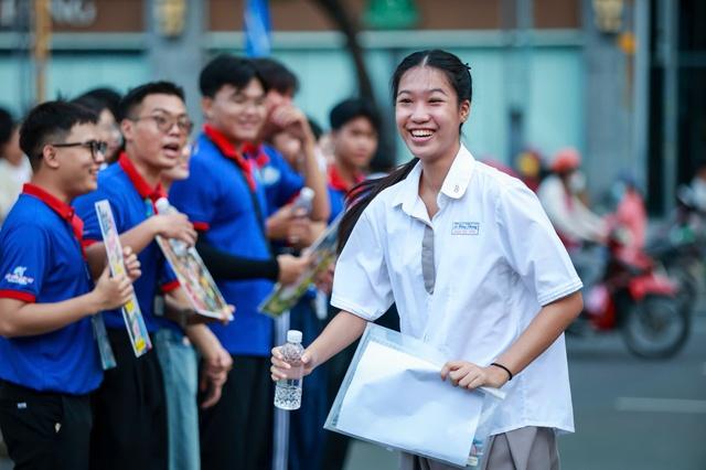 Đề tiếng Anh tốt nghiệp 'chấm dứt' cách học chỉ nhớ công thức, luyện đề khuôn mẫu! - Ảnh 7.