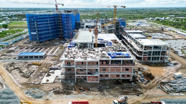 Gói thầu 755 tỉ đồng Bệnh viện đa khoa Cà Mau thi công thế nào?- Ảnh 1.